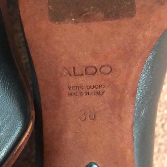 Metallic teal mermaid pumps size 6 🧜🏽‍♀️🤍 - Picture 11 of 17